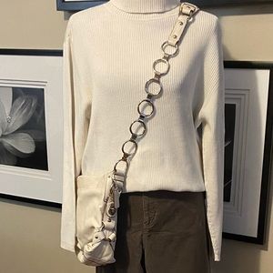 Rare Pre-Loved Coach Crossbody W/Silver Hardware